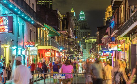 Best And Most Historic New Orleans Restaurants & Where To Stay